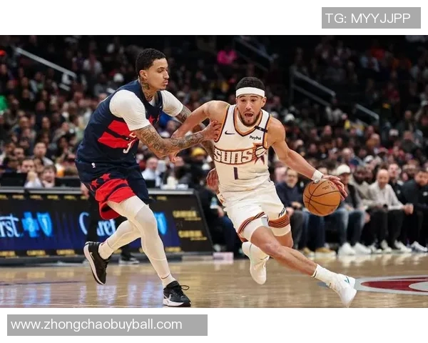 布克表现出色18投7中罚球11中8砍下24分5板7助助力球队赢球 布克表现出色18投7中罚球11中8砍下24分5板7助助力球队赢球