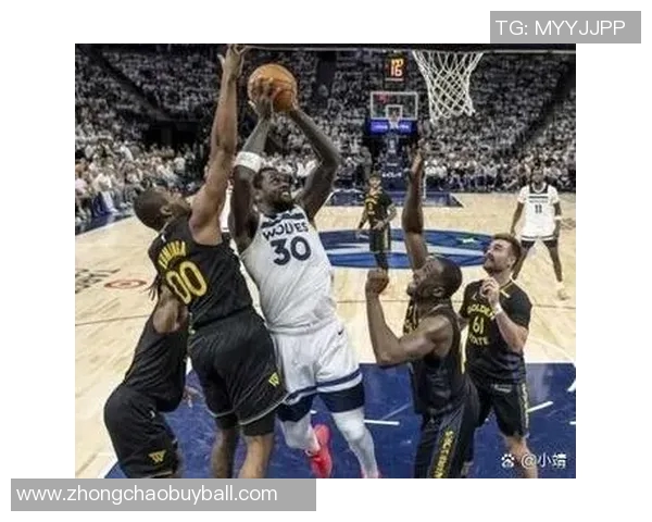 兰德尔表现出色11投7中斩获21分8助攻三分球命中率高达50 兰德尔表现出色11投7中斩获21分8助攻三分球命中率高达50