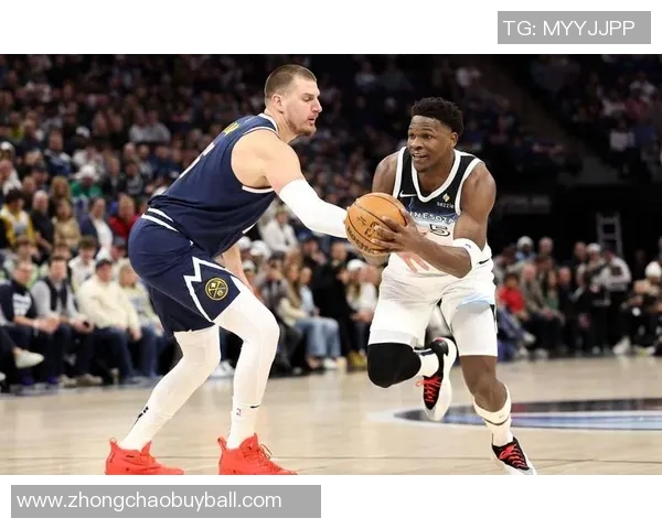 爱德华兹表现出色第三节独揽15分助球队轻松取胜19投9中斩获25分7篮板5助攻