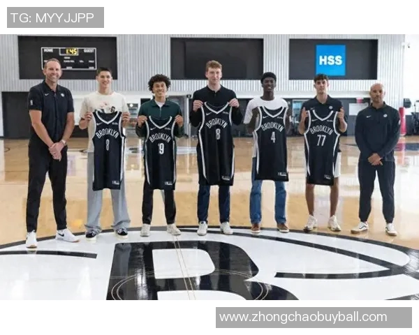 新秀沃尔夫闪耀赛场篮网主帅强调机会源于努力与坚持